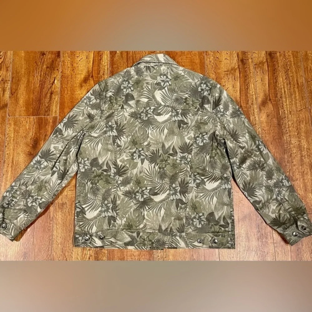 Tommy Bahama Large Boracay Como Camo Trucker Jacket 380 Tea‎ Leaf green